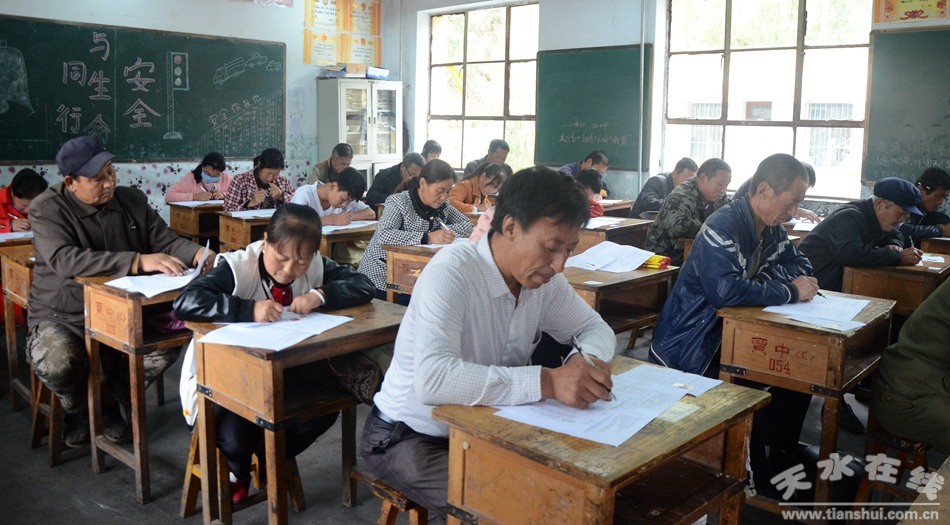 技能培训为群众脱贫致富保驾护航